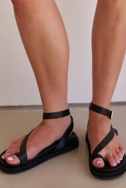 Temperance Sandals (Black)